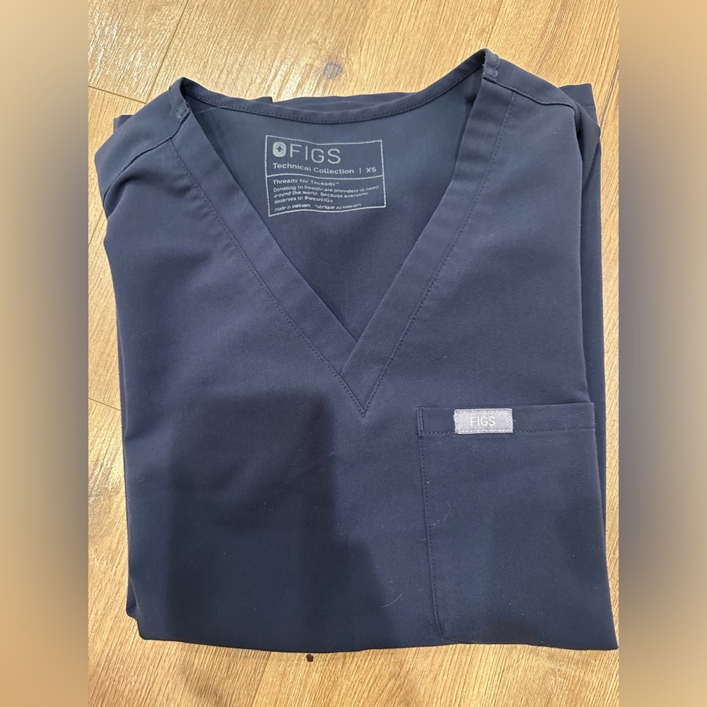 FIGS Catarina Top - Quiet Navy XS